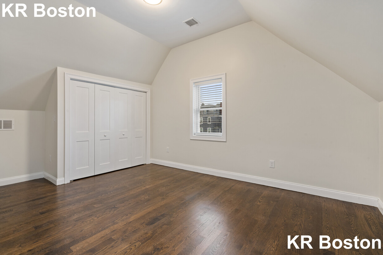 Primary Photo - 47 Winship St