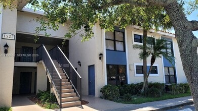 Building Photo - 1522 Lake Crystal Dr