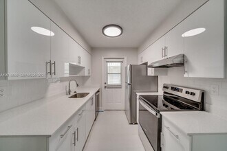 Building Photo - 841 SW 74th Terrace