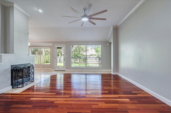Foto del edificio - 6530 Needham Ln