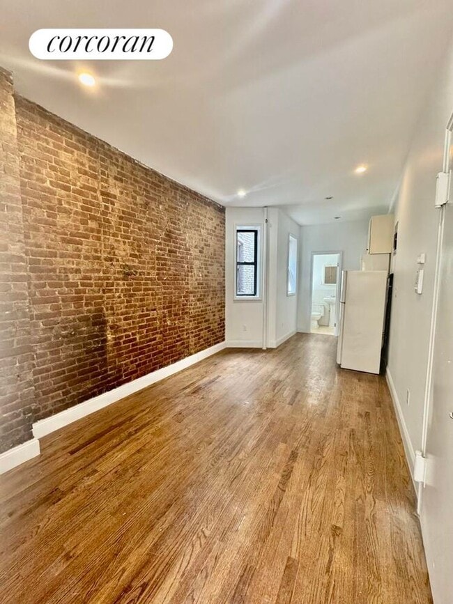Building Photo - 509 E 81st St