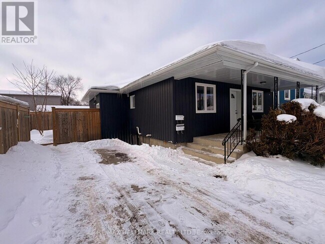 Photo du bâtiment - 72 Churchill St