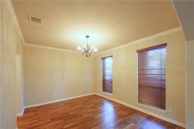 Building Photo - 1909 Manada Trail