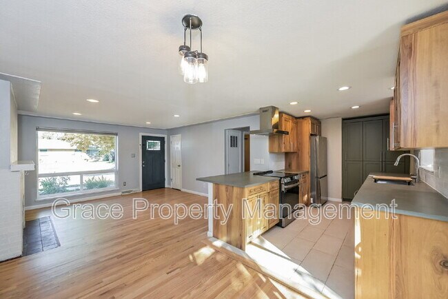 Foto del edificio - 4728 Cody St