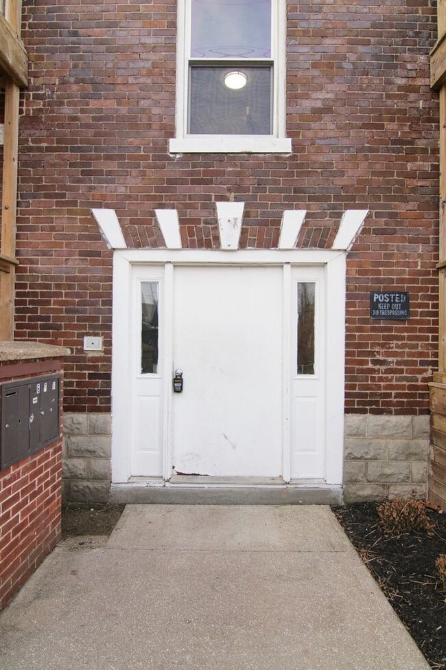 Foto del edificio - 1329 E Market St