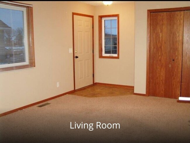 Building Photo - $200 off 1st month! $2095 Rambler 4Bd/2Bth...