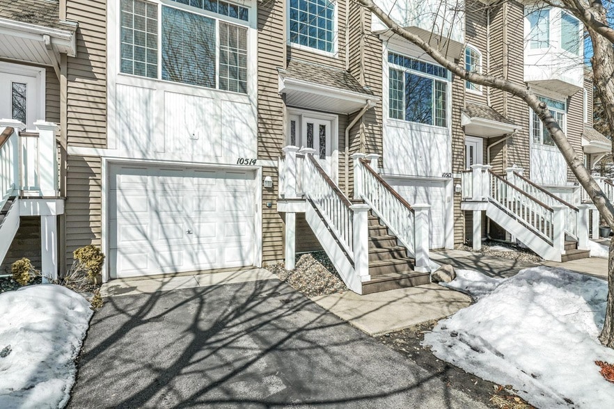 Primary Photo - 10514 8th Ave N