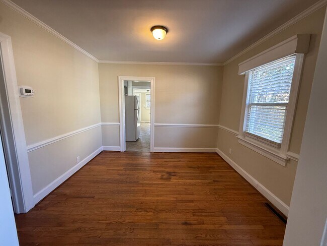 Building Photo - 1523 Anderson St NW