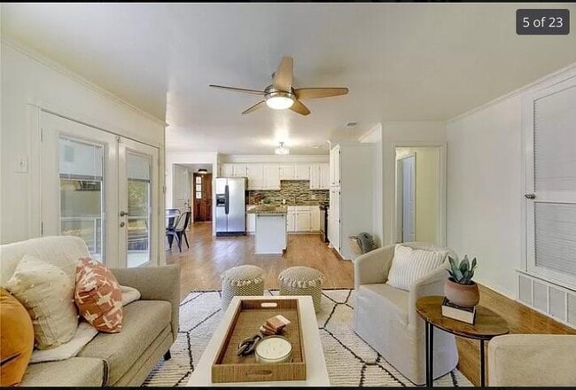 Building Photo - 400 Ramble Ln