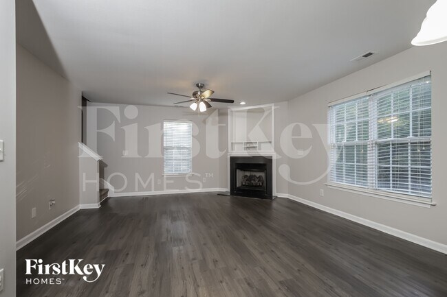 Foto del edificio - 612 Brassfield Dr
