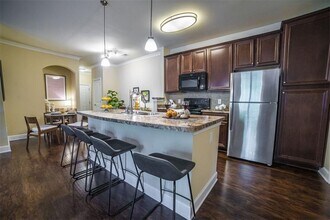 Building Photo - 1836 Roswell St