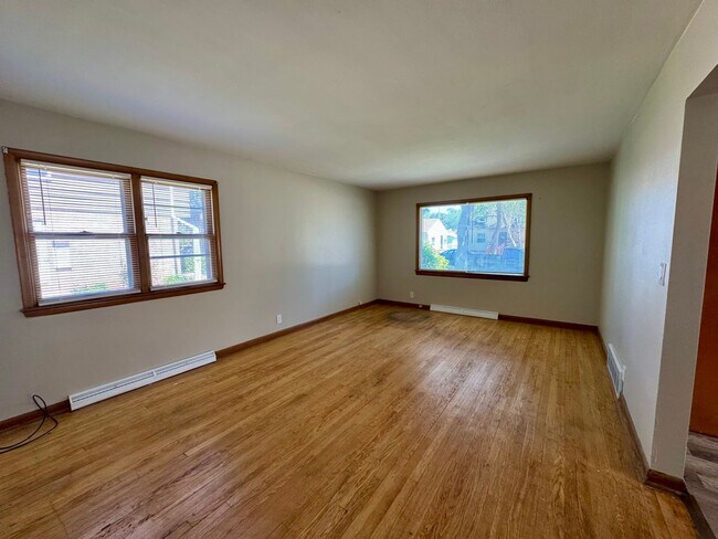 Foto del edificio - 5905 N 66th St