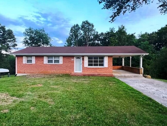 Building Photo - 476 Laurel Dr