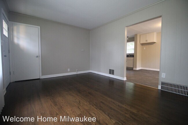 Foto del edificio - 3 br, 1 bath House - 5609 W Thurston Avenue