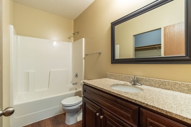 Building Photo - Newer Construction Home in Excellent Famil...