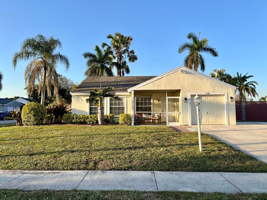 Foto principal - 7787 Ridgewood Dr