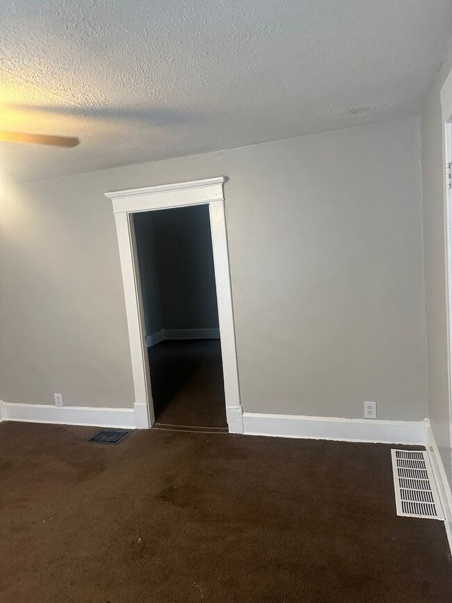 Building Photo - A newly remodeled 2/1 on the Eastside of I...