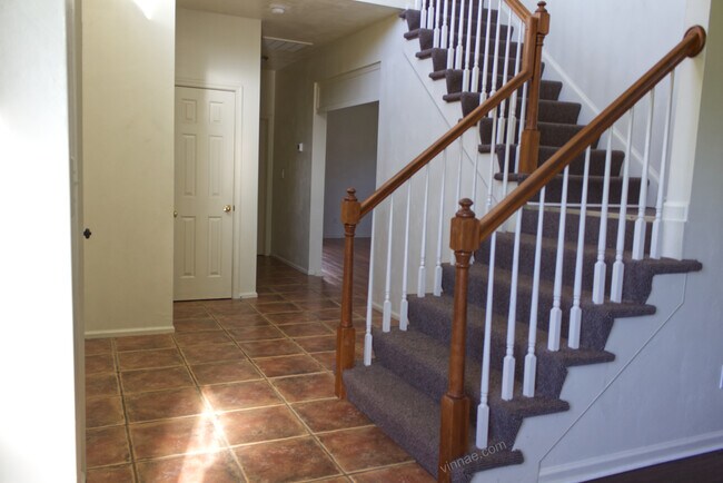 Foto del edificio - 805 Shadowberry Cres
