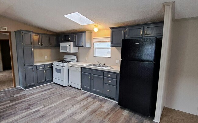 Building Photo - 713 Michelle Dr