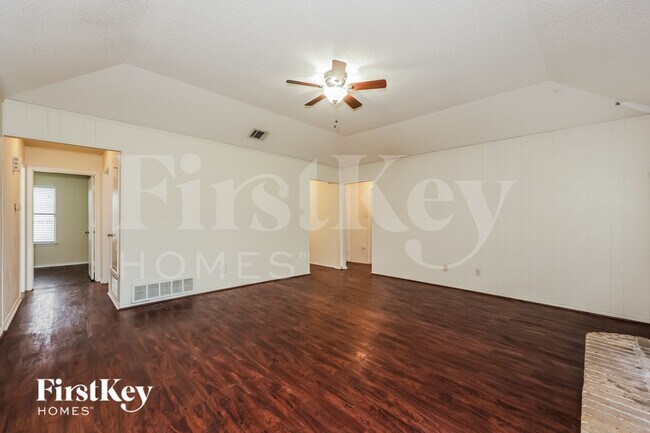 Foto del edificio - 6525 Constitution Dr