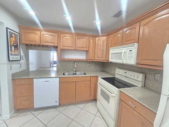 Building Photo - 11588 SW 112th Ave