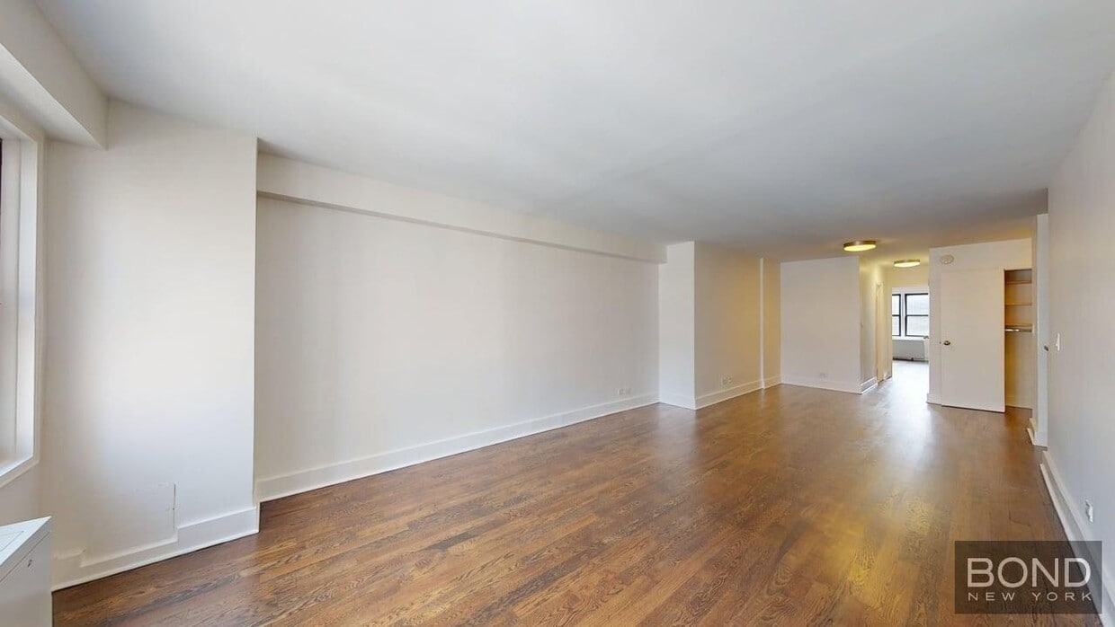 Primary Photo - 220 E 63rd St