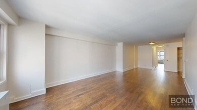 Building Photo - 220 E 63rd St