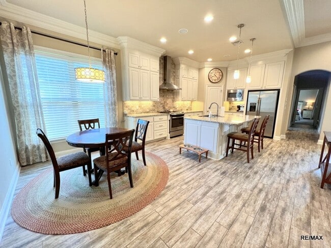 Building Photo - Exquisite Home in Rosedale Place of North ...