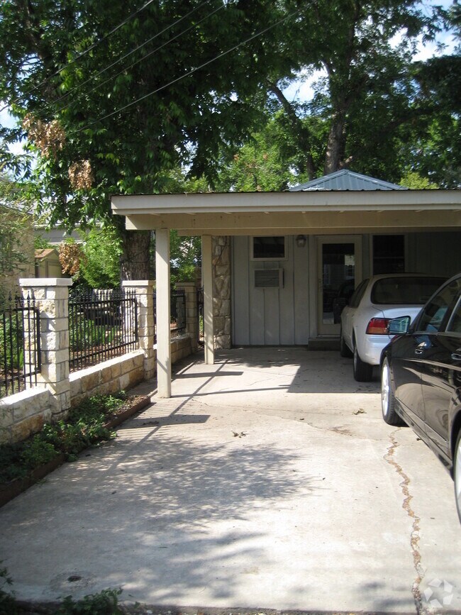 Building Photo - 3901 Red River St