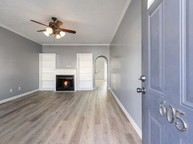 Photo - Renovated End-Unit Townhome with Spacious Primary Suite
