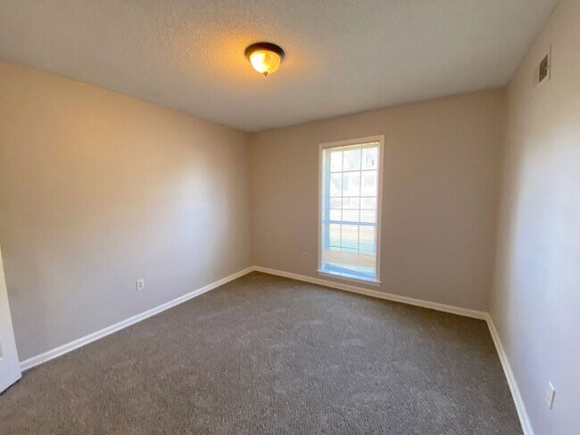 Foto del edificio - 6127 Mission Ridge Rd