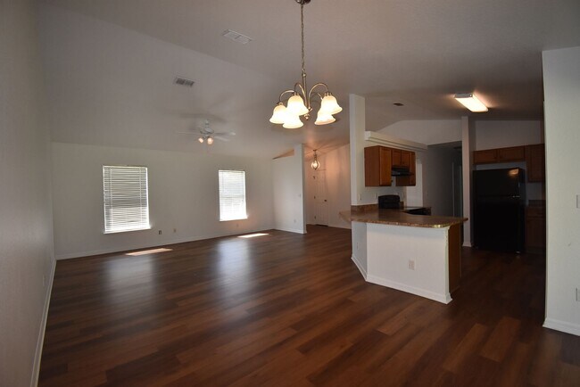 Foto del edificio - 3 Bedroom/2 Bathroom SFH in Silver Spring ...
