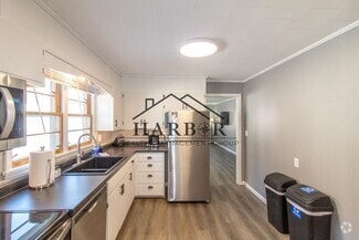 Building Photo - 515 5th Ave SE