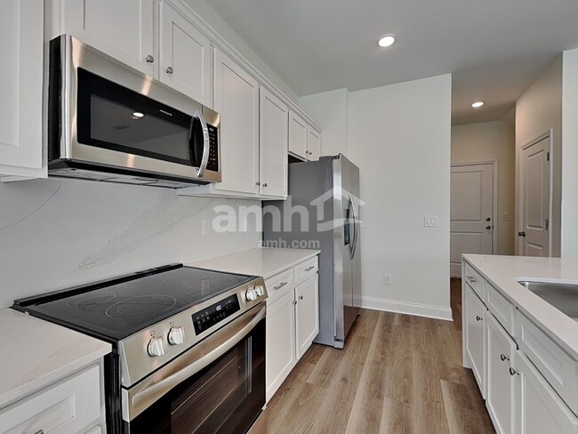 Foto del edificio - 5702 Oesterle Rd