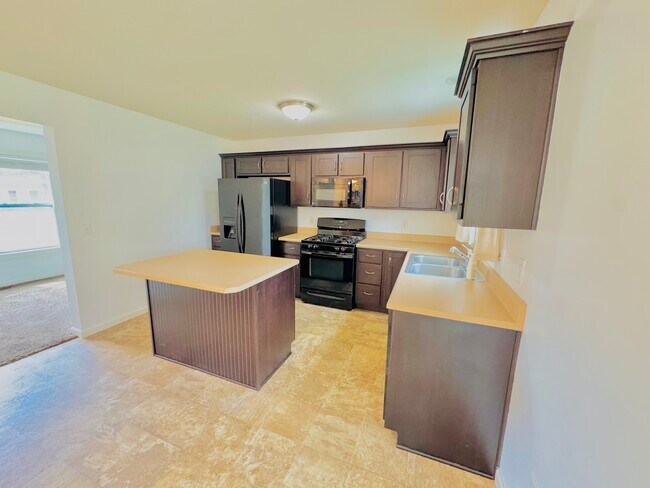 Foto del edificio - 2102 Oakwood Dr