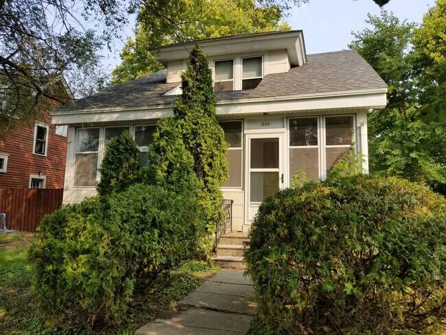 1555 Breda - 1555 Breda Ave