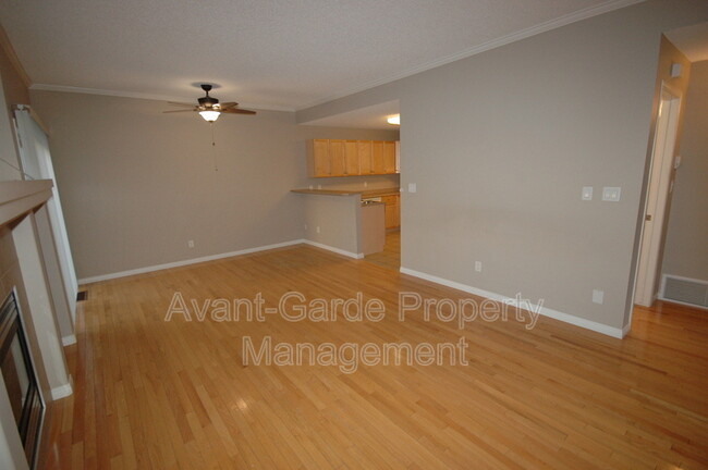 Building Photo - 420 Cranberry Way