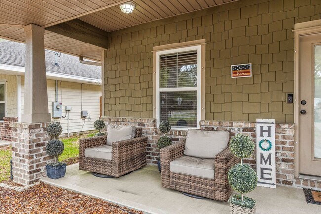 Building Photo - Modern Home in the Heart of Niceville!
