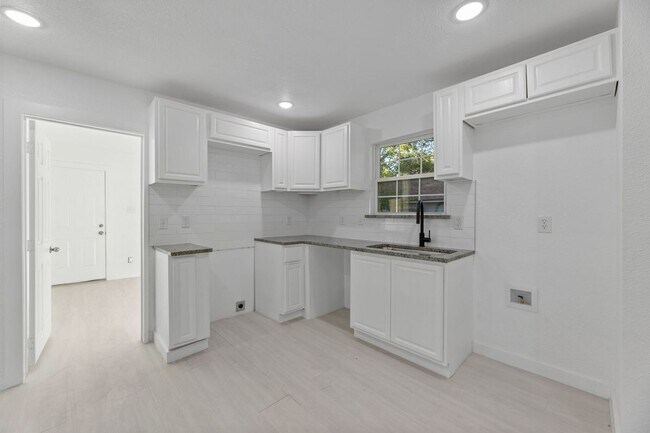 Foto del edificio - 3710 Sidney St