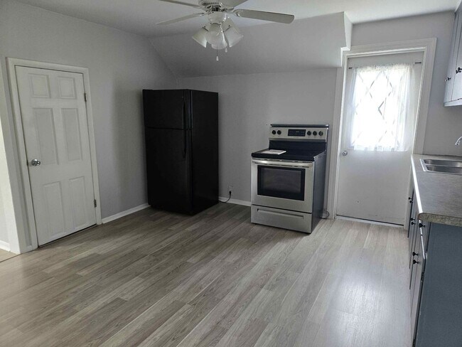 Foto del edificio - 2042 Crescent Ave