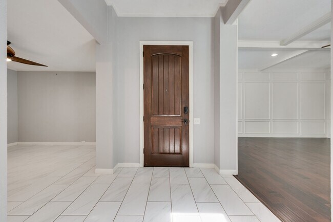 Building Photo - 3532 Parkhaven Dr