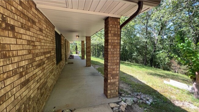 Building Photo - Single Family Home Close to FLW