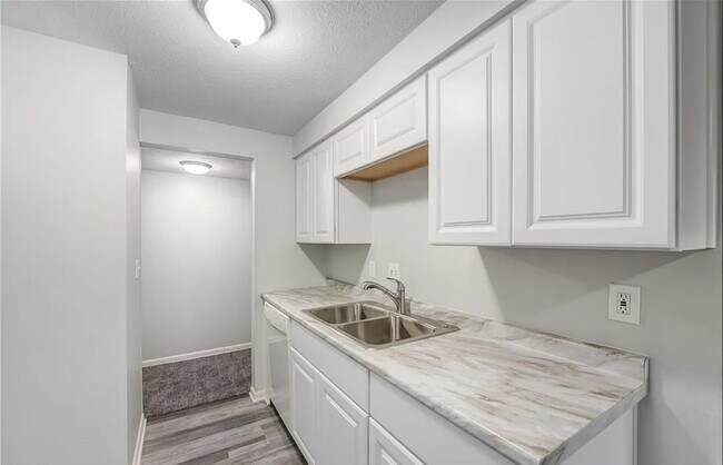 Kitchen - 22121 River Oaks Dr