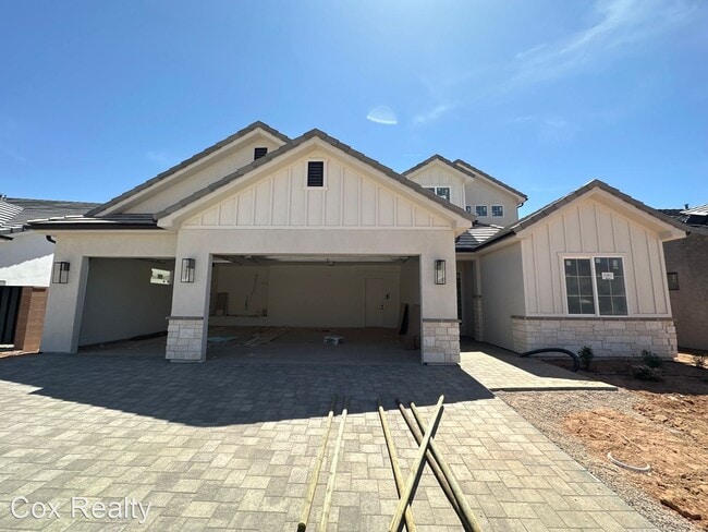 Foto del edificio - 4 br, 2.5 bath House - 329 S Water Course Dr