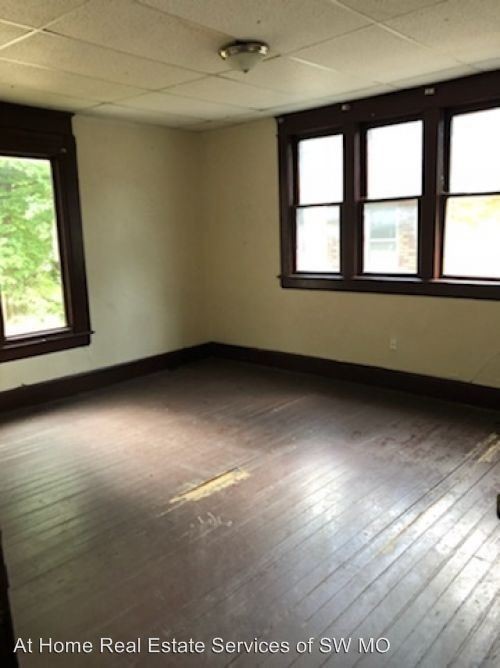Foto del edificio - 4 br, 1.5 bath House - 930 E Delmar