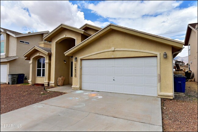 Building Photo - 10937 Northview Dr
