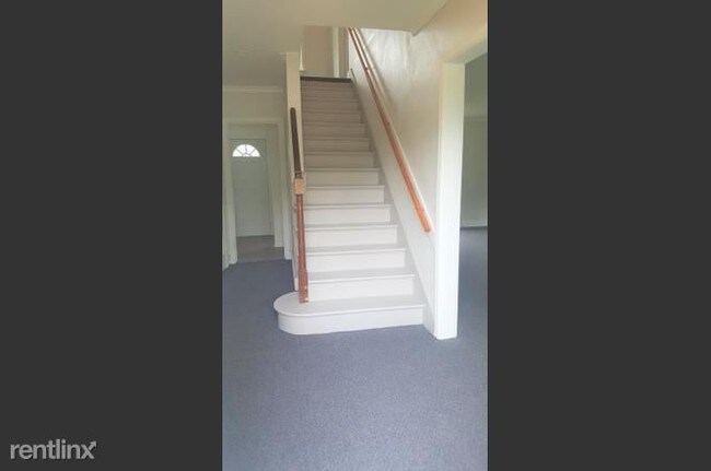Foto del edificio - 3 br, 1.5 bath House - 412 W Lincoln Hwy