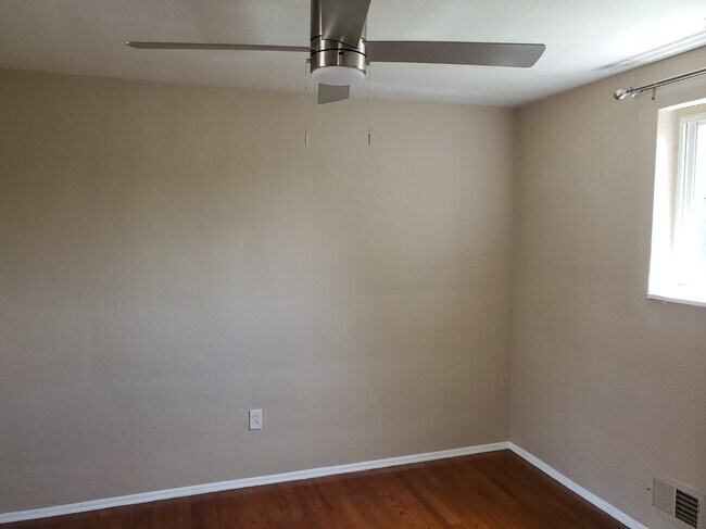 Foto del edificio - 251 Sebring Ave