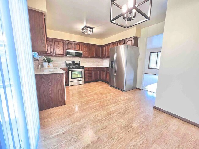 Foto del edificio - 205 Juniper Dr