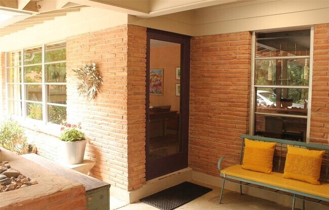 Building Photo - 3009 Oak Park Dr